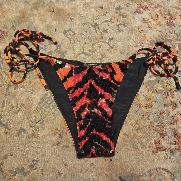 SEAQUEEN SWIM Pink Paradise Bikini Set with Tiger Print Bottoms - Picture 4 of 7